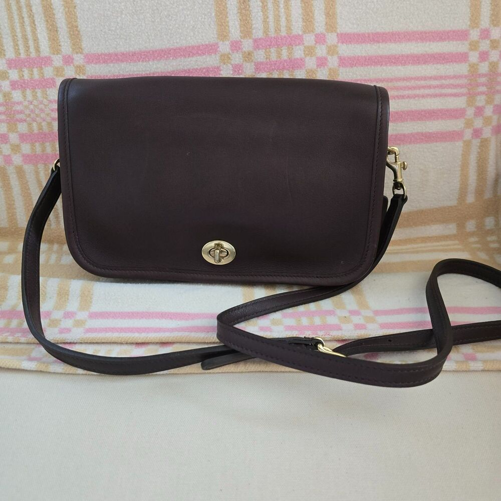 Vintage Coach Pocket Purse 9755 Mocha Leather Shoulder Bag